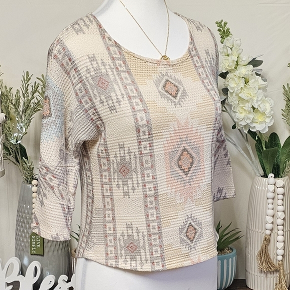 BLU PLANET | Southwestern Motif Textured KNIT CROP TOP - Picture 4 of 15